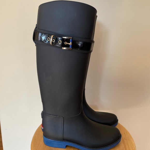 Tommy Hilfiger rain boots, color: Black size:6 - Picture 9 of 10